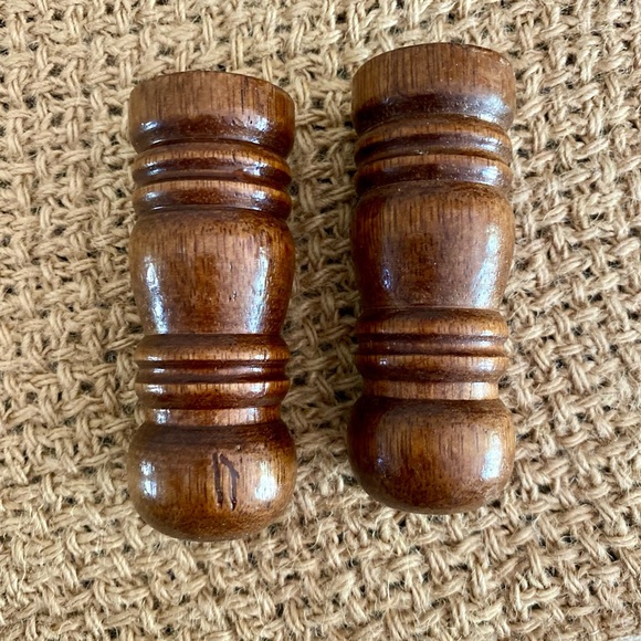 VINTAGE GERMAN WOOD MINI SALT & PEPPER SHAKER SET - Picture 8 of 8